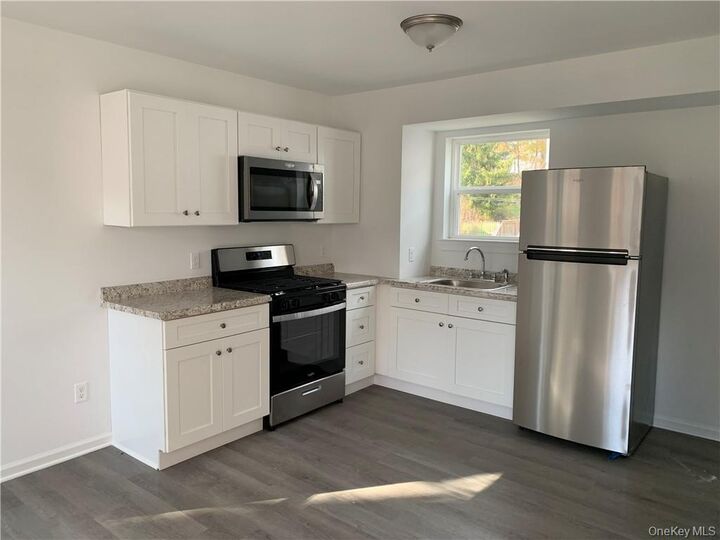 9 Poplar Street B  Warwick (Village) NY 10990 photo