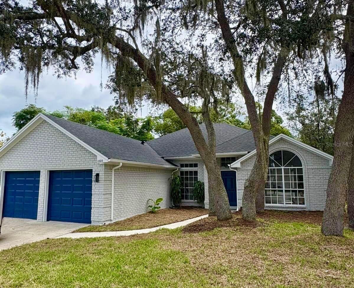 Property Photo:  1020 Corkwood Drive  FL 32765 