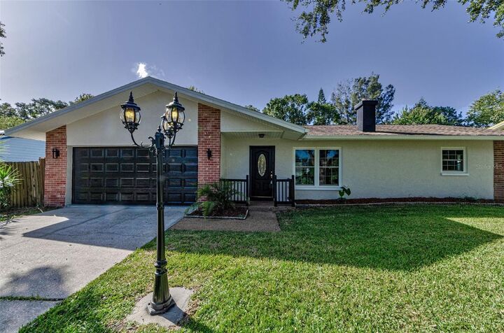 Property Photo:  2237 Spanish Vistas Drive  FL 34698 