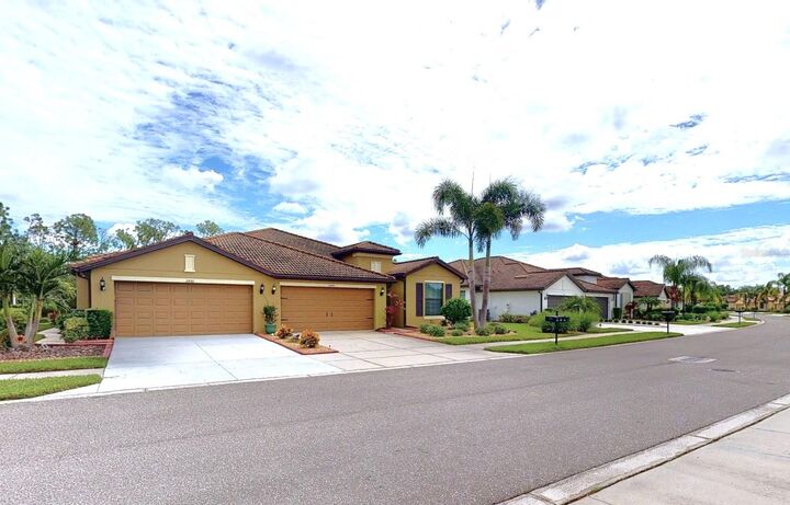 Property Photo: 2444 Daisy Drive FL 34289