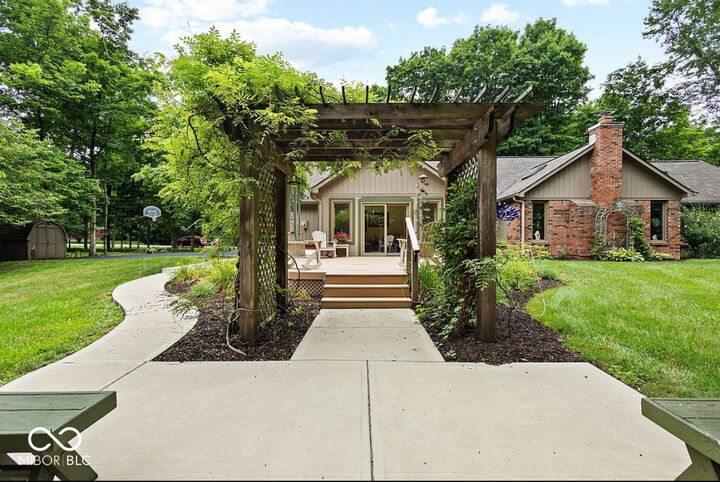 Property Photo:  112 Pinehurst Avenue  IN 46037 