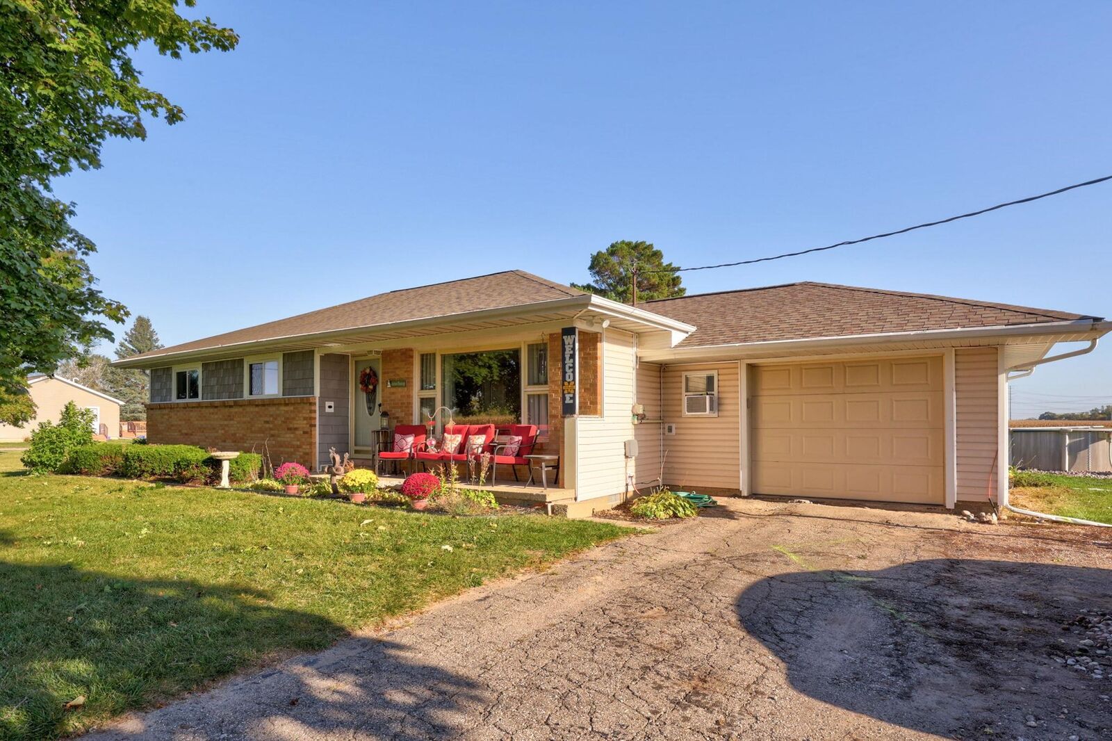 Property Photo:  920 W Vassar Road  MI 48757 
