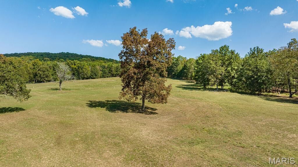 Property Photo:  2 Canter Creek Farms  MO 63016 