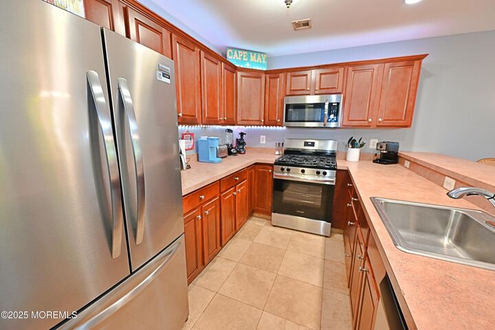 Property Photo:  21 Schooner Court  NJ 08087 
