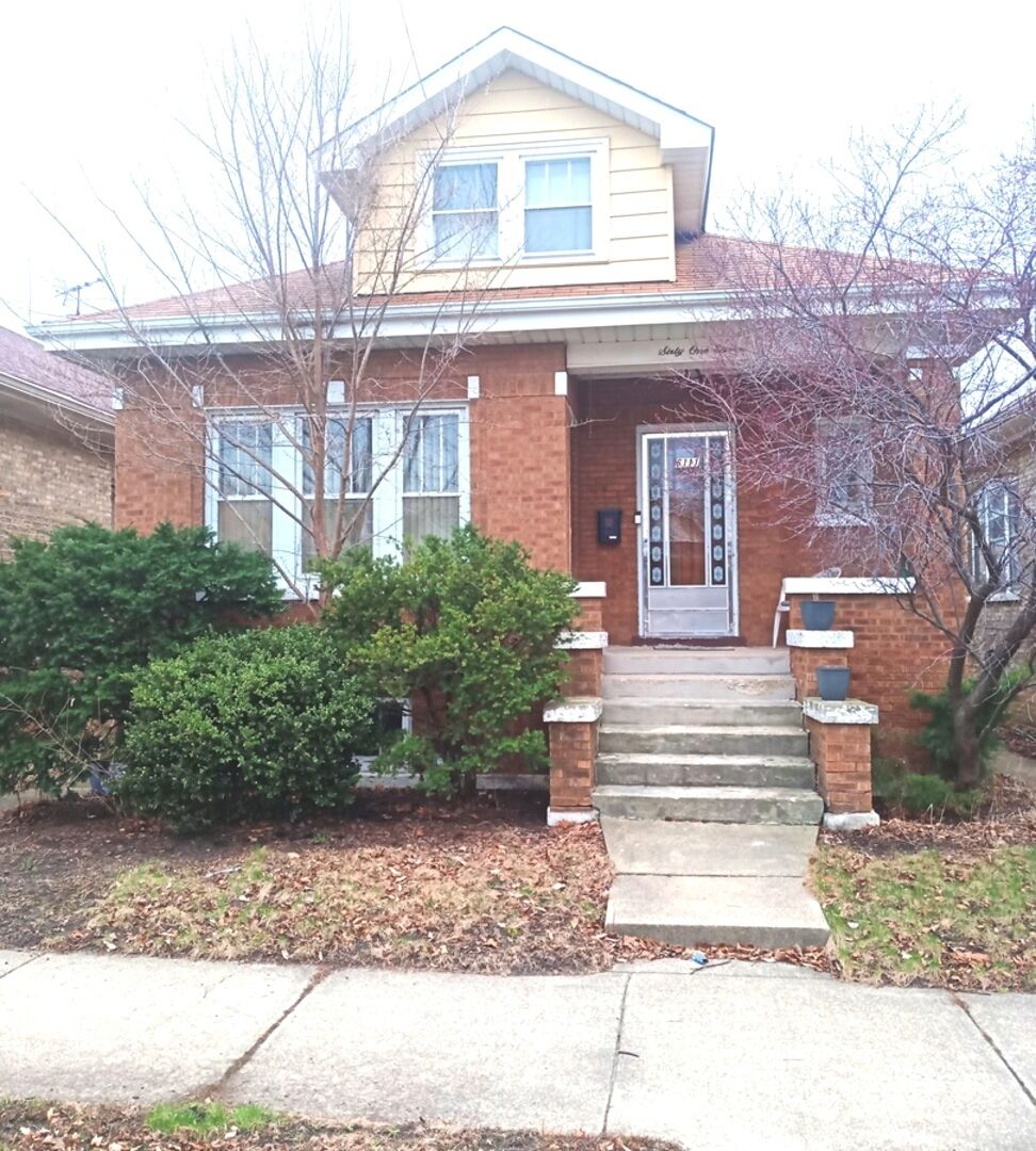 Property Photo:  6111 W Byron Street  IL 60634 