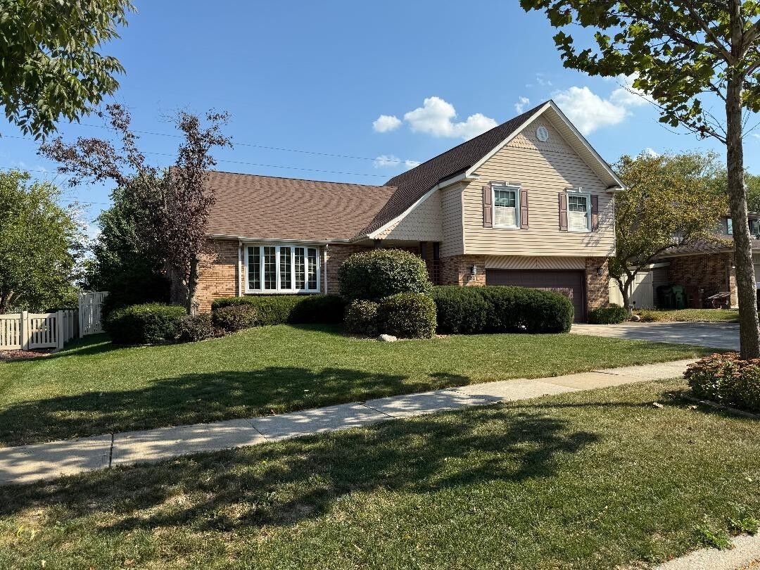 Property Photo: 16401 Tanbark Drive IL 60477