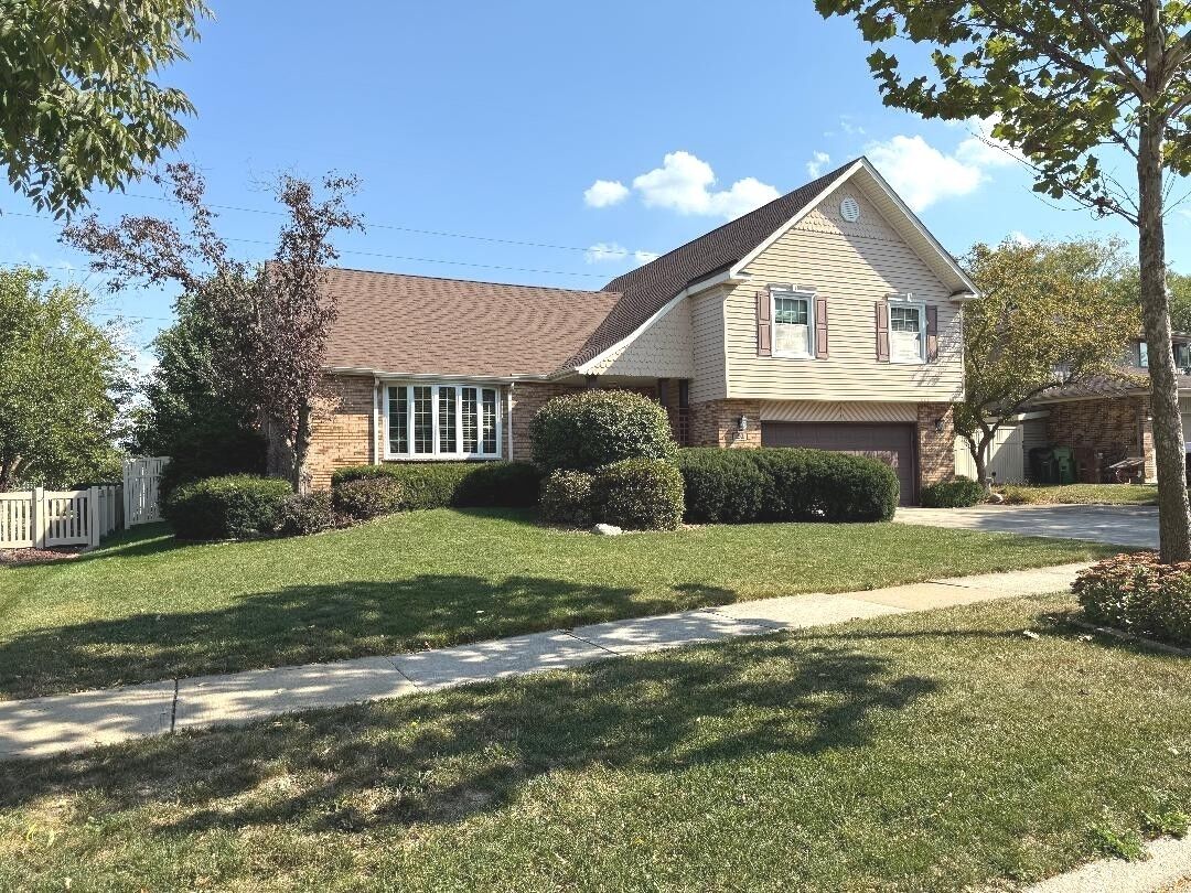 Property Photo: 16401 Tanbark Drive IL 60477