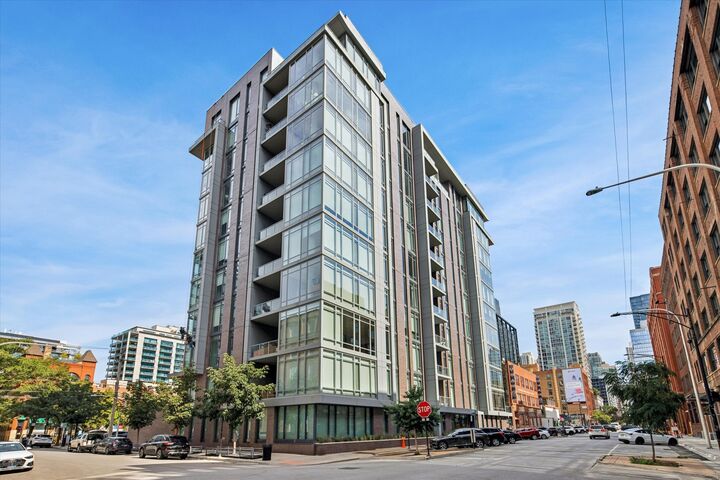 360 W Erie Street 9A  Chicago IL 60654 photo