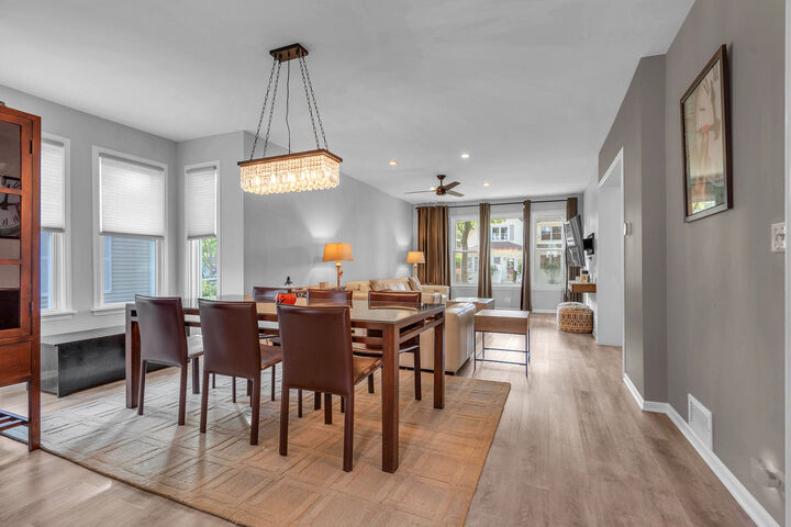 Property Photo: 1474 Oakwood Avenue IL 60016