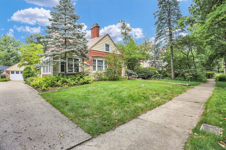 Property Photo:  610 W Ohio Street  IL 61801 