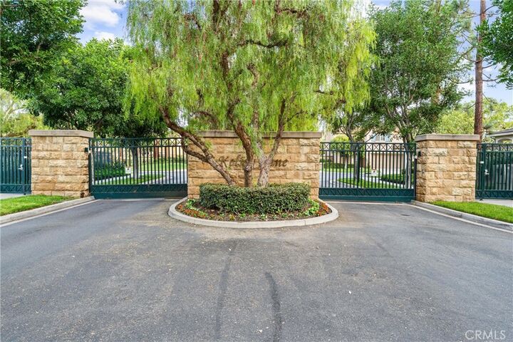 Property Photo:  73 Ivywood  CA 92618 