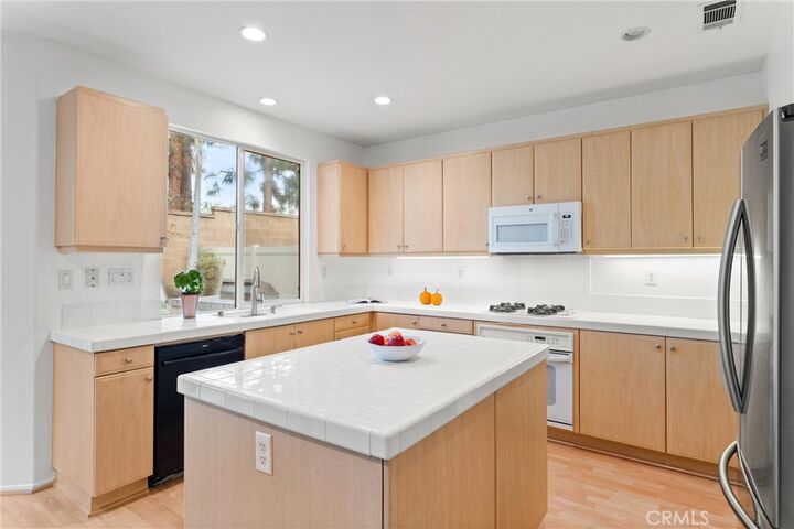 Property Photo: 73 Ivywood CA 92618