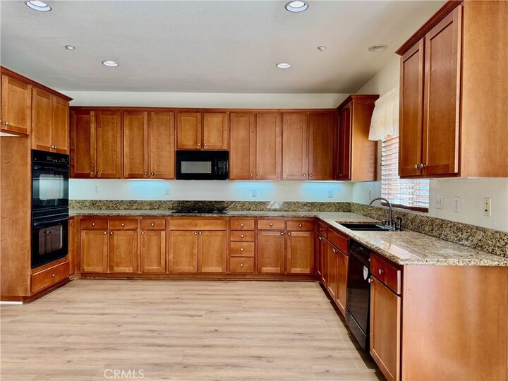 Property Photo:  16172 Loomis Court  CA 92336 