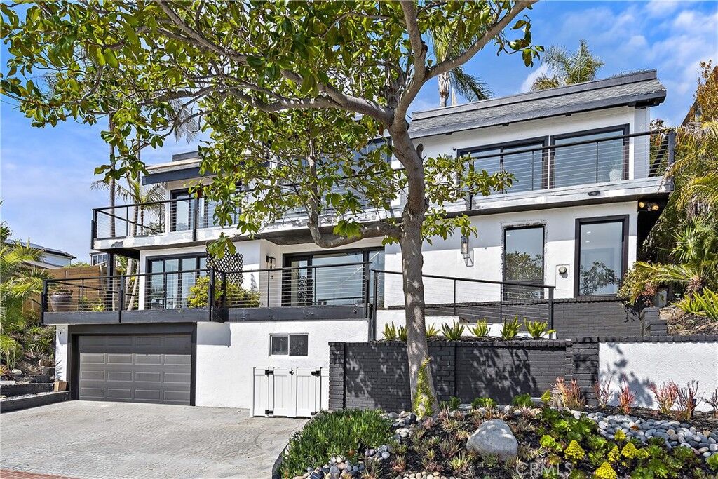 Property Photo:  866 Coast View Drive  CA 92651 
