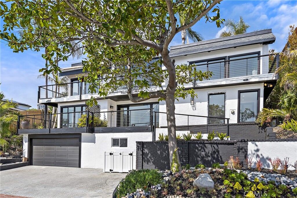 Property Photo: 866 Coast View Drive CA 92651