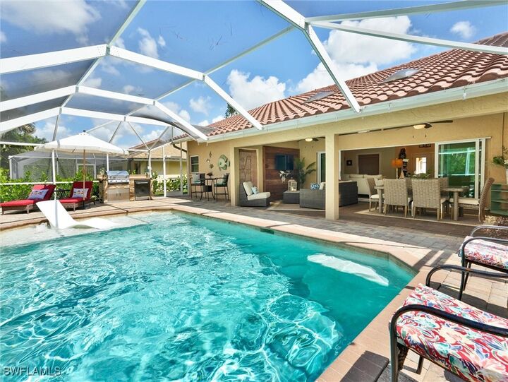 Property Photo:  421 Countryside Drive  FL 34104 