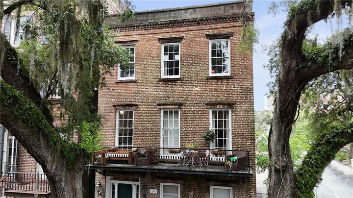 Property Photo:  24 E Jones Street  GA 31401 