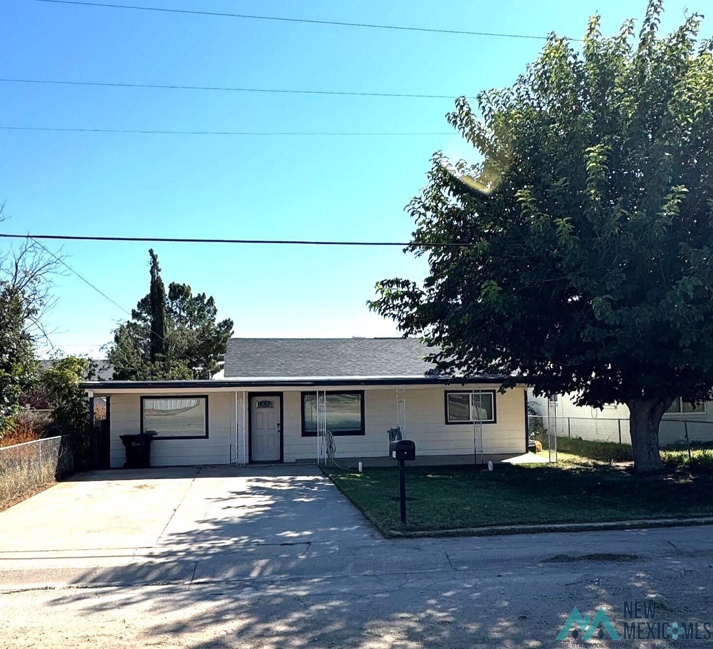 Property Photo:  3014 Carver Street  NM 88220 