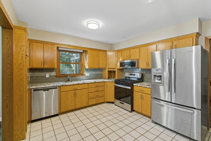Property Photo:  221 Crestwood Drive  MN 56003 