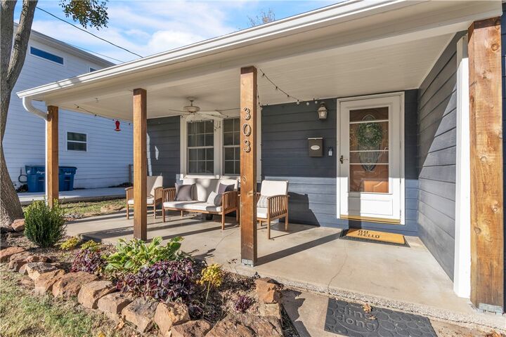 Property Photo: 303 SE Henry Street AR 72712