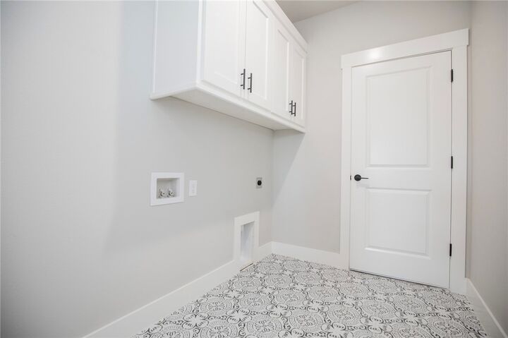 Property Photo: 300 White Oak Street AR 72734