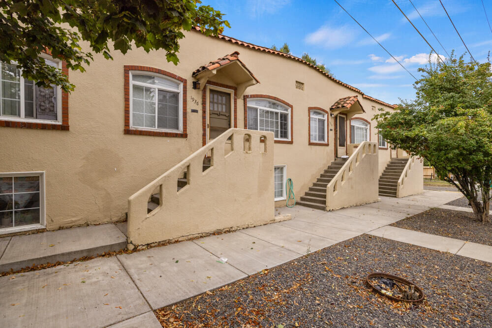 Property Photo:  1928 Erie Street  OR 97601 