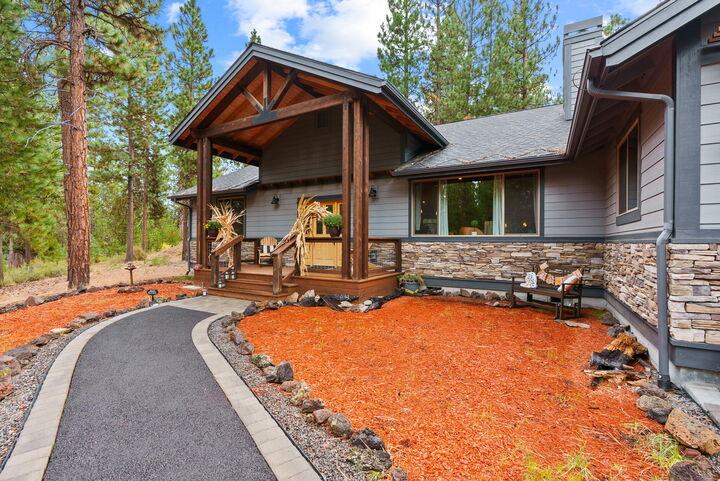 Property Photo: 14225 NE Whitewater Lane OR 97739