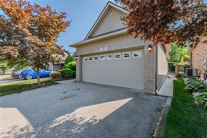 Photo de la propriété:  26 Macdonald Crescent  ON N3R 8B2 