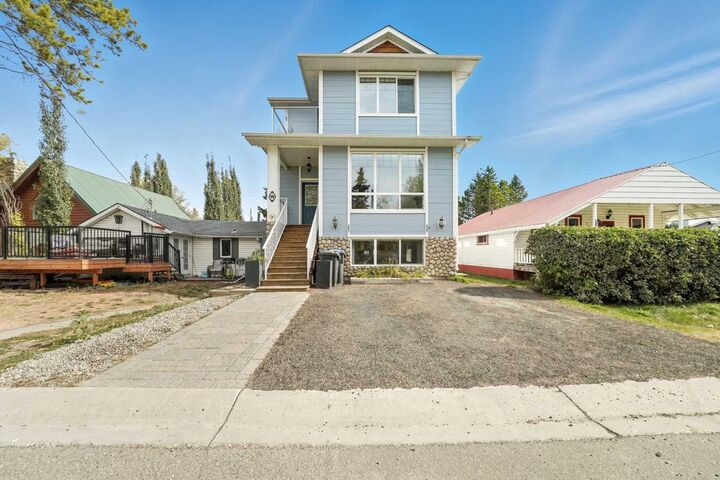 Property Photo:  5005 40 Street  AB T4S 1B7 