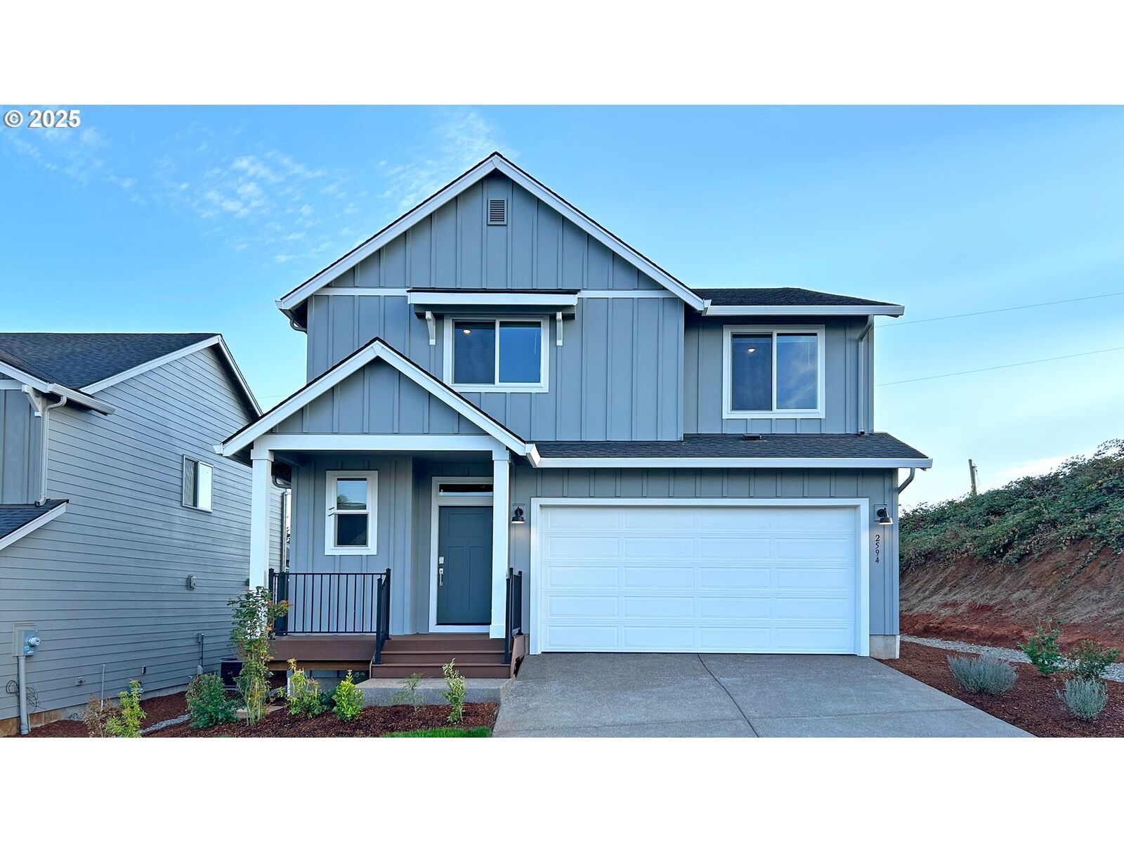 Property Photo:  2594 Mt St Helens Ave SE  OR 97302 