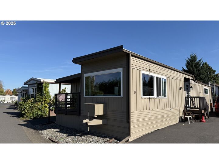 Property Photo:  1004 NE 72nd St 28  WA 98665 