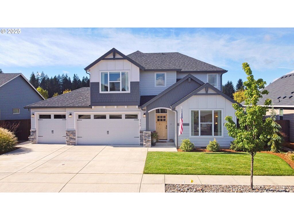 Property Photo:  2706 SE 22nd Ave  WA 98604