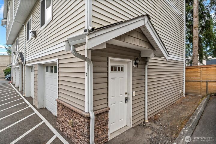 Property Photo: 6905 Rainier Dr E #2D WA 98203