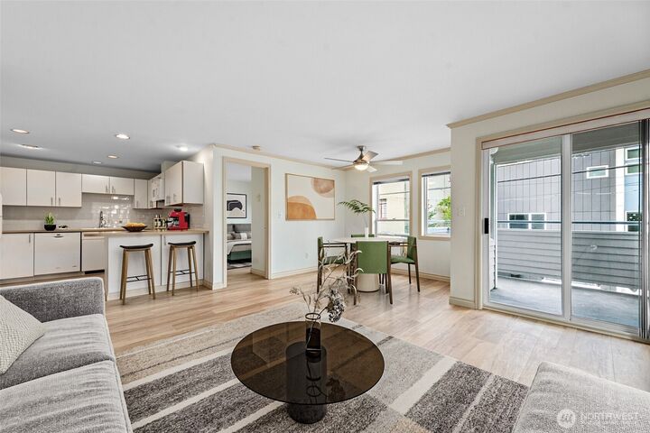 Property Photo:  614 E Lynn Street 1  WA 98102 