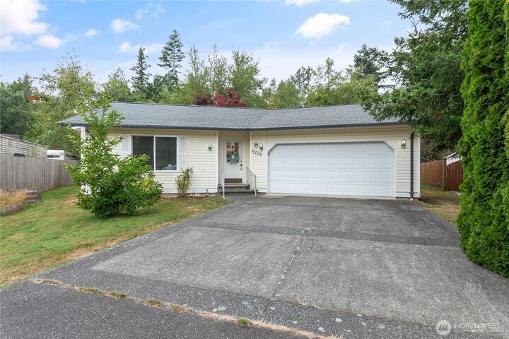 Property Photo:  5228  Richmond Crescent  WA 98230 