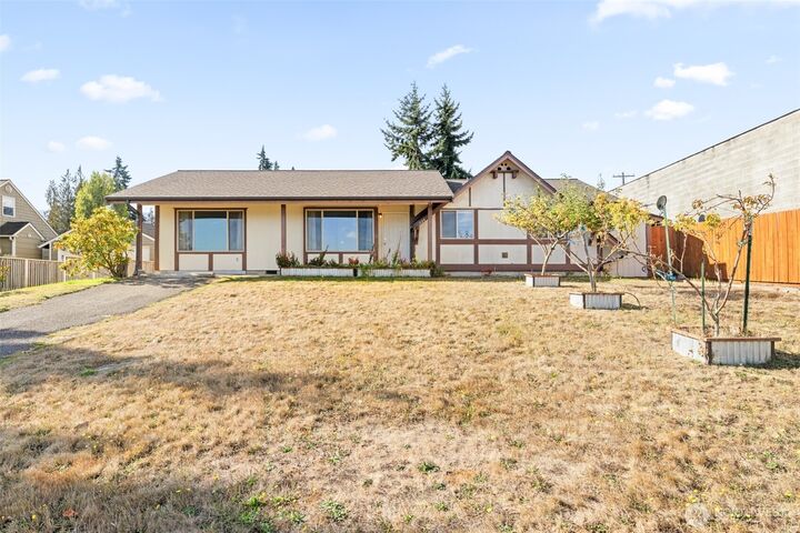 934 W 13th Street  Port Angeles WA 98363 photo