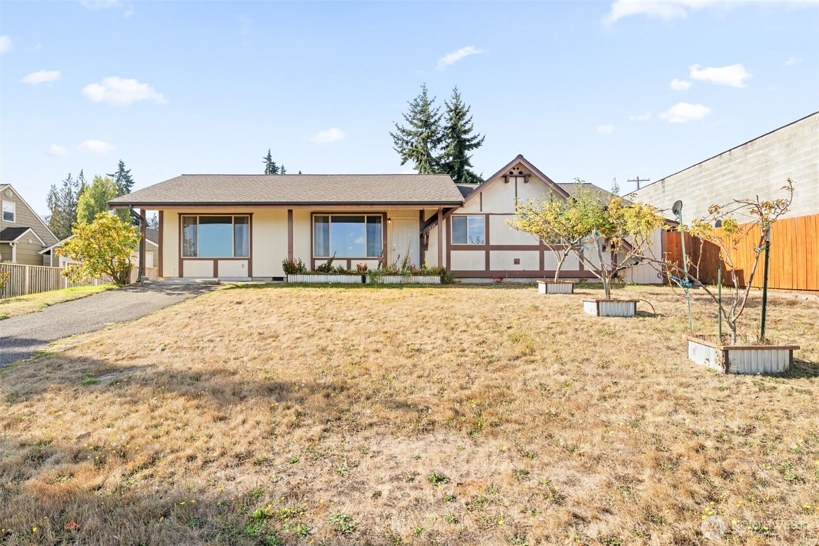 Property Photo: 934 W 13th Street WA 98363