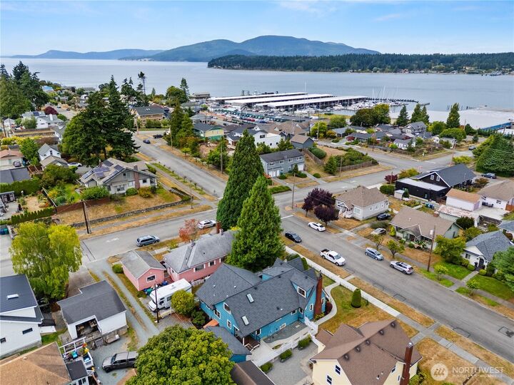 Property Photo:  1315  7th Street  WA 98221 