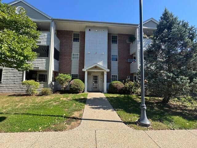 Property Photo: 669 Metacom Avenue 17 RI 02809