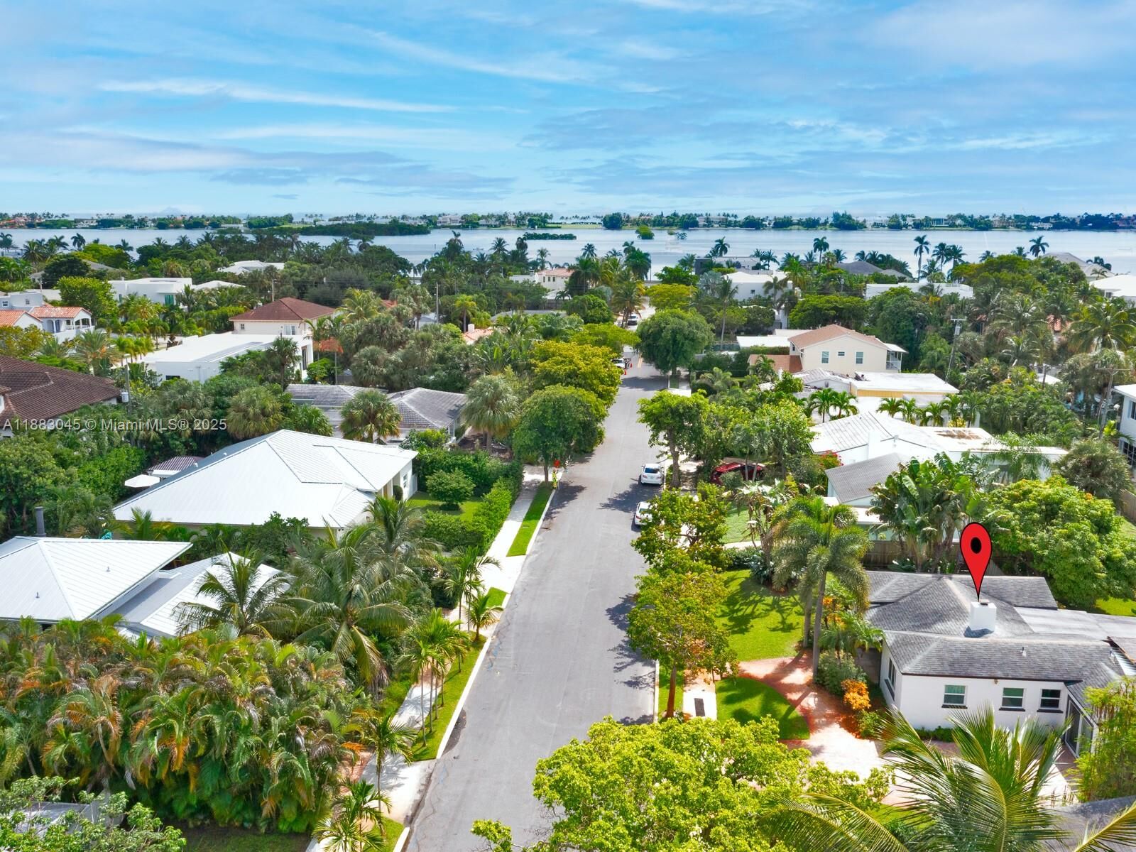 Property Photo:  230 Beverly Rd  FL 33405 