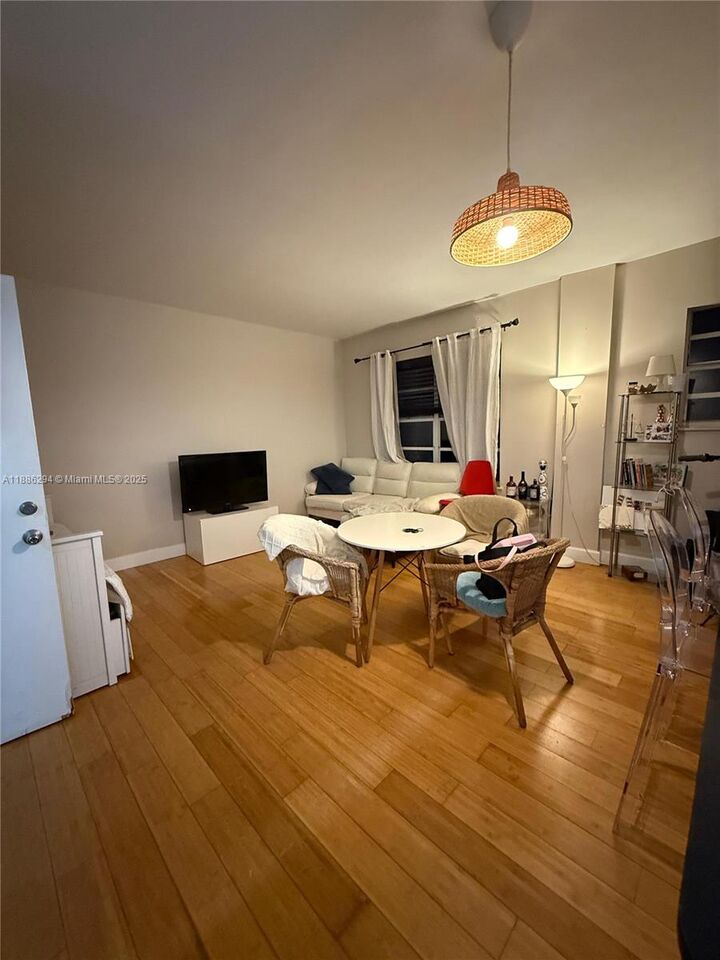 Property Photo: 949 Pennsylvania Ave 309 FL 33139