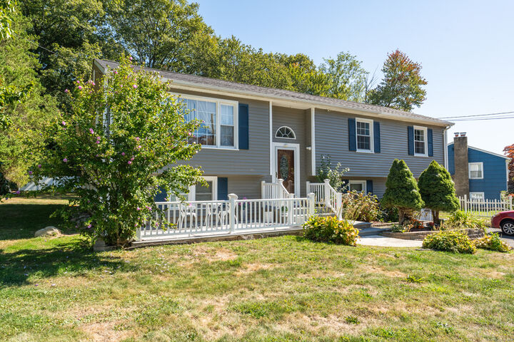 Property Photo: 26 Meadowbrook Road CT 06516
