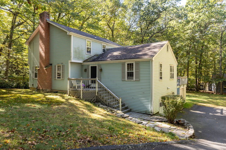 Property Photo:  33 Forge Drive  CT 06001