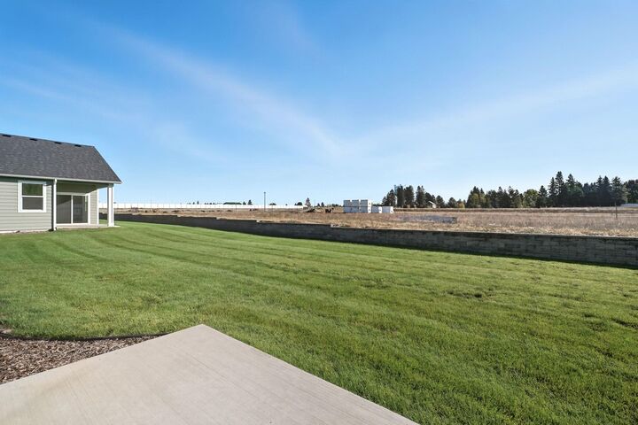Property Photo:  410 N Washington Dr  WA 99006 