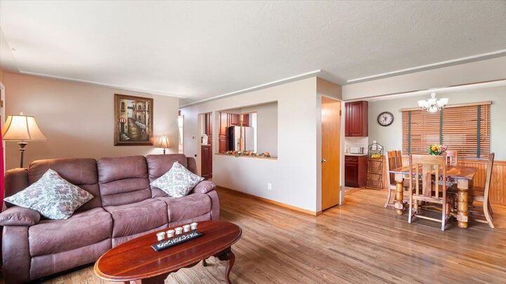 Property Photo: 303 W Barnes Rd WA 99218