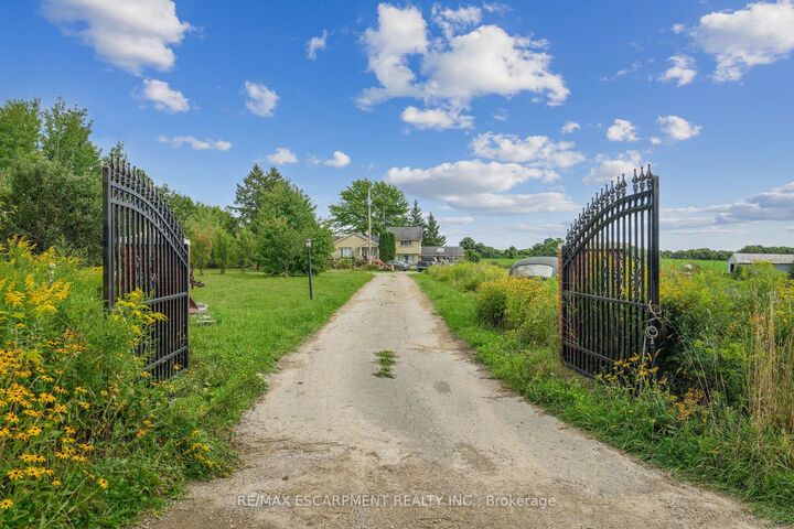 Property Photo: 8033 Sideroad 10 N/A ON N1H 6J1