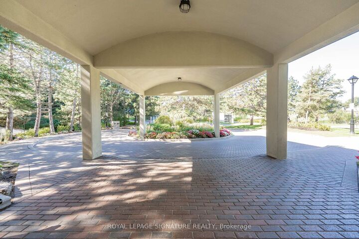 Property Photo: 22 Hanover Road 407 ON L6S 5K7