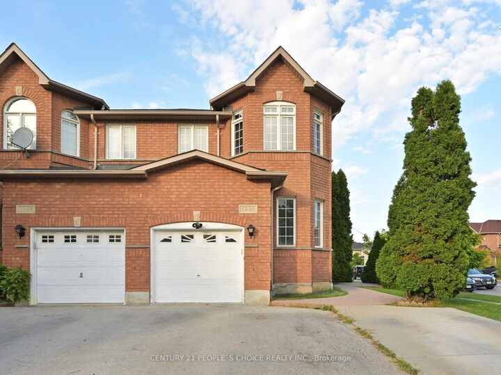 5998 Gant Crescent  Mississauga ON L5V 2T6 photo