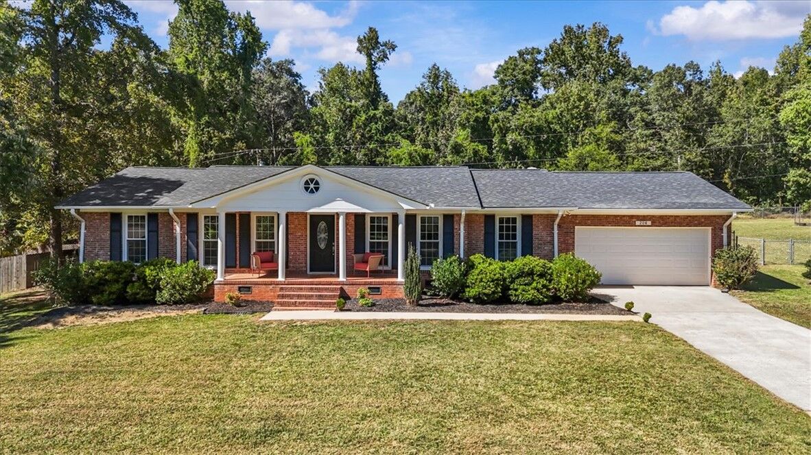 Property Photo:  208 Briarwood Drive  SC 29627 