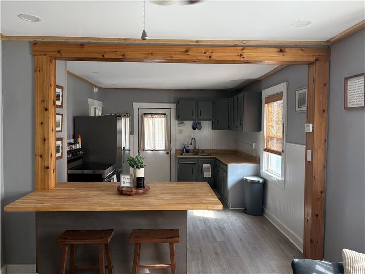 Property Photo: 2283 Sandy Plains Rd PA 15322